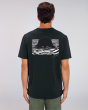 Lade das Bild in den Galerie-Viewer, T-Shirt: Kräftiger Karl "SIVAN- SWIRL" Print