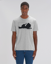 Lade das Bild in den Galerie-Viewer, T-Shirt: Kräftiger Karl "SIVAN- FIERCE" Print