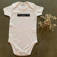 Lade das Bild in den Galerie-Viewer, Baby Body: Kleine Klara "BRAUNSCHWEIGER MÄDEL" Block Print
