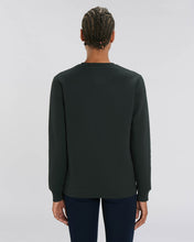 Lade das Bild in den Galerie-Viewer, Sweatshirt Crewneck: Zarte Zora "ZUHAUSE" Print