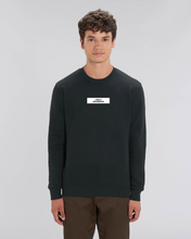 Lade das Bild in den Galerie-Viewer, Sweatshirt Crewneck: Geiler Gustav "LOKALARROGANZ" Block Print