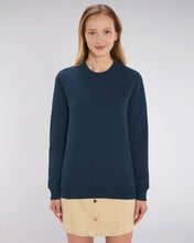 Lade das Bild in den Galerie-Viewer, Sweatshirt Crewneck: Zarte Zora "BASIC"