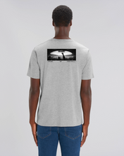 Lade das Bild in den Galerie-Viewer, T-Shirt: Kräftiger Karl "HOME" Backprint