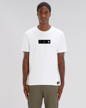 Lade das Bild in den Galerie-Viewer, T-Shirt: Kräftiger Karl "DREIFALTIGKEIT" Print