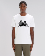 Lade das Bild in den Galerie-Viewer, T-Shirt: Kräftiger Karl "QUADRIGA" Print