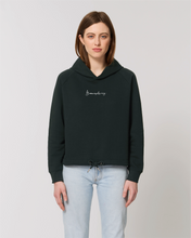 Lade das Bild in den Galerie-Viewer, Sweatshirt: Weiche Wilma "KALLIGRAPHIE" Print