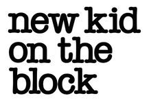 Lade das Bild in den Galerie-Viewer, Baby Body: Kleiner Klaus "NEW KID" Print