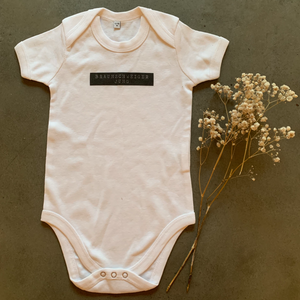 Baby Body: Kleiner Klaus "BRAUNSCHWEIGER JUNG" Block Print