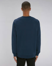 Lade das Bild in den Galerie-Viewer, Sweatshirt Crewneck: Geiler Gustav &quot;LOKALARROGANZ&quot; Stick
