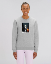 Lade das Bild in den Galerie-Viewer, Sweatshirt Crewneck: Zarte Zora &quot;ZUHAUSE&quot; Print
