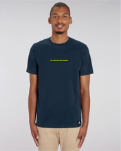 Lade das Bild in den Galerie-Viewer, T-Shirt: Kräftiger Karl &quot;POSITIVE ASSIS&quot; Stick
