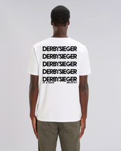 Lade das Bild in den Galerie-Viewer, T-Shirt: Kräftiger Karl &quot;DERBYSIEGER&quot; Backprint
