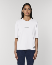 Lade das Bild in den Galerie-Viewer, T-Shirt: Harmonische Helen &quot;LOKALARROGANZ&quot; Stick
