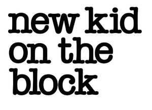 Baby Body: Kleiner Klaus "NEW KID" Print